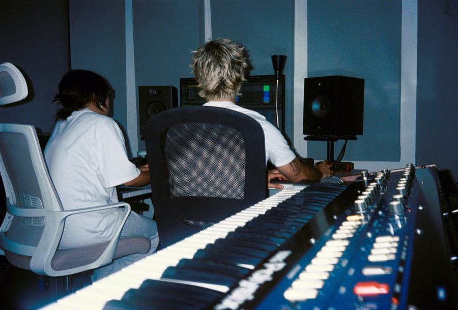 Sesión de producción en el Estudio A